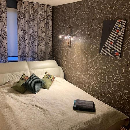 Riia 10, 2-Bedroom Apartment - 2 Big Beds 1 Extra Bed-Parking Free Тарту Екстер'єр фото