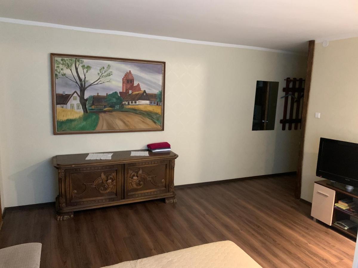 Riia 10, 2-Bedroom Apartment - 2 Big Beds 1 Extra Bed-Parking Free Тарту Екстер'єр фото