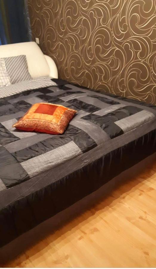 Riia 10, 2-Bedroom Apartment - 2 Big Beds 1 Extra Bed-Parking Free Тарту Екстер'єр фото