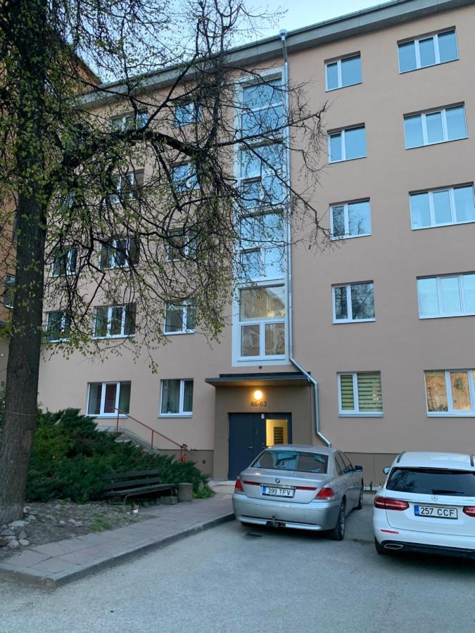 Riia 10, 2-Bedroom Apartment - 2 Big Beds 1 Extra Bed-Parking Free Тарту Екстер'єр фото