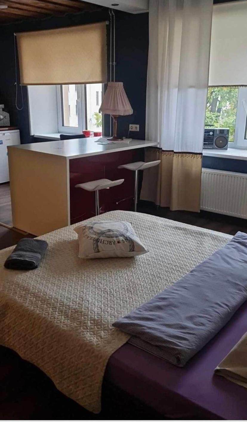 Riia 10, 2-Bedroom Apartment - 2 Big Beds 1 Extra Bed-Parking Free Тарту Екстер'єр фото