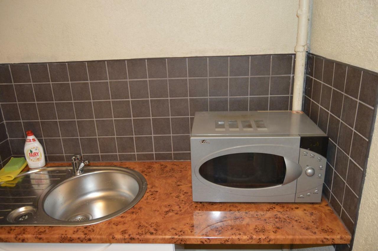 Riia 10, 2-Bedroom Apartment - 2 Big Beds 1 Extra Bed-Parking Free Тарту Екстер'єр фото